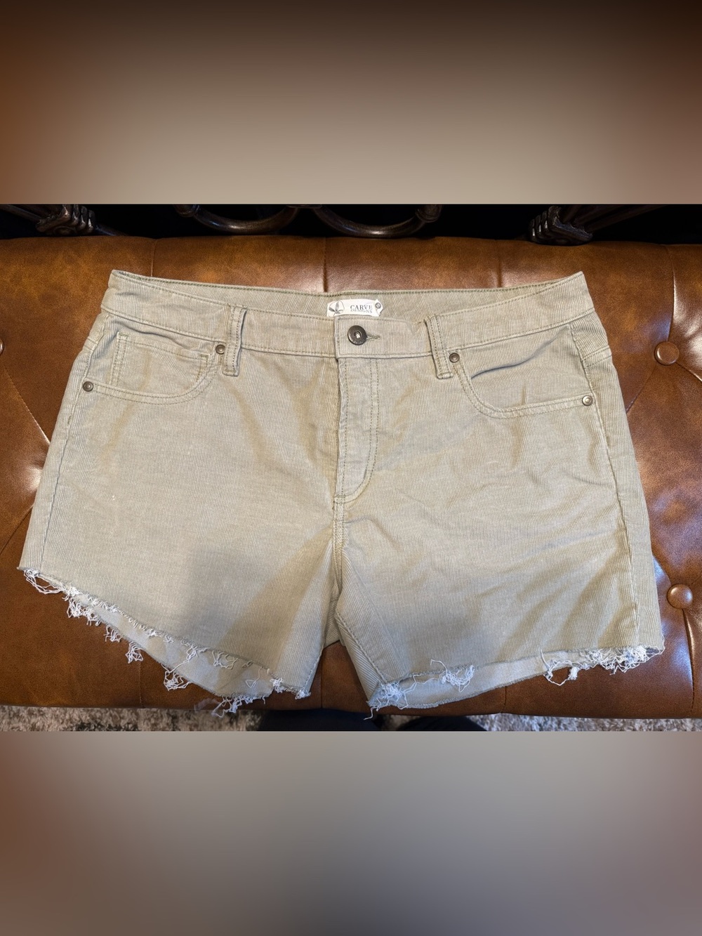 Sz 10 carve design corduroy shorts